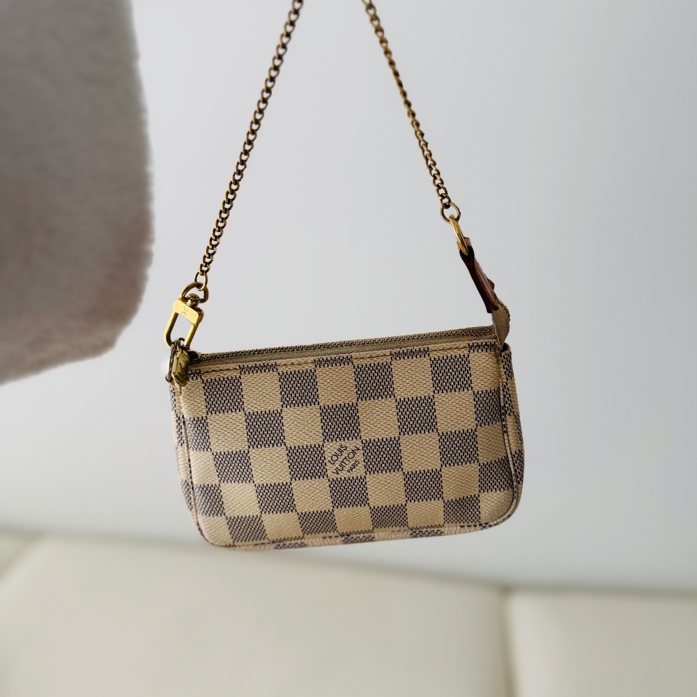 Louis Vuitton Mini Bag in White and Brown Checkered Pattern - Picture 2 of 7